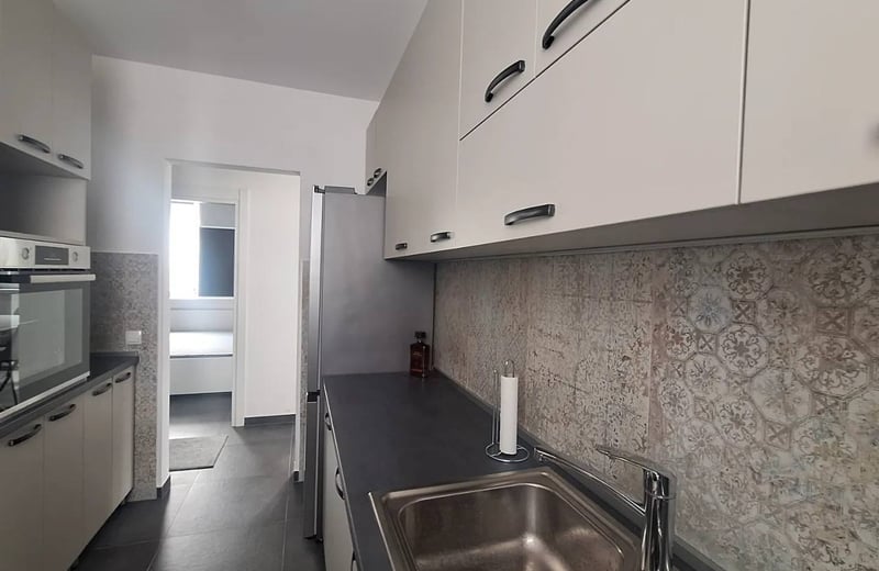 Alquiler de un nuevo piso de 3 habitaciones, 63 m², en el distrito de Vozdovac, Belgrado, Serbia